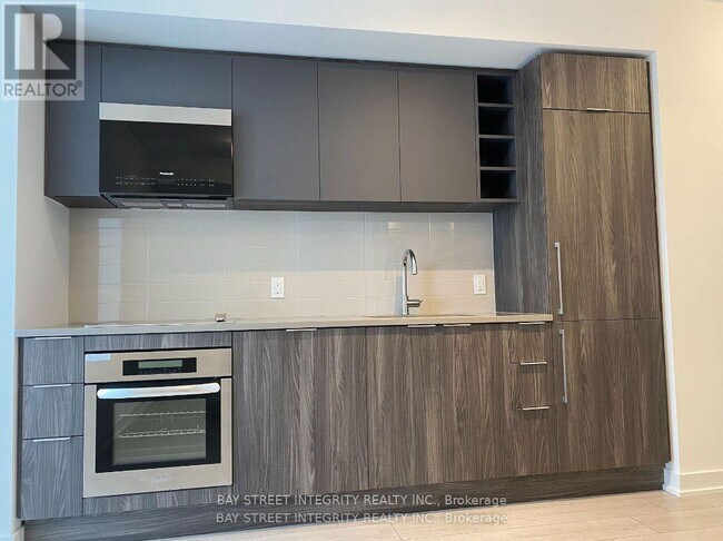 Photo - 2033 Kennedy Rd