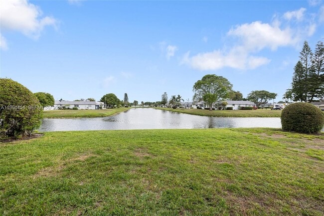 Photo - 72 Monaco Ct Unidad 72