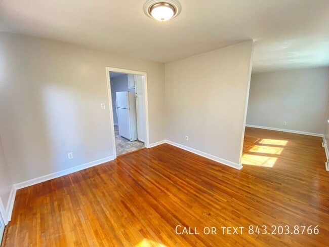 Photo - 1821 Somerset Cir