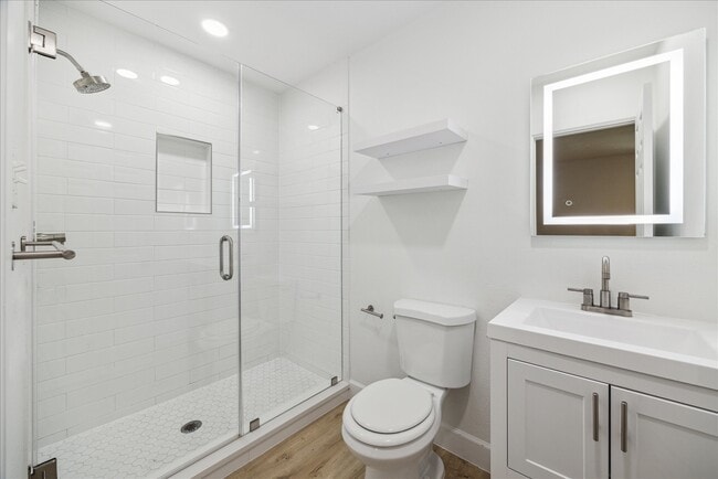 Photo - 1419 Laird St