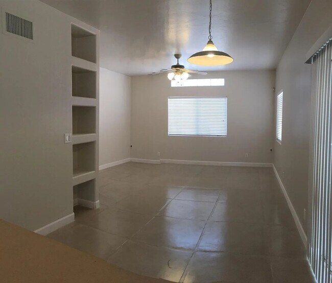 Photo - One Month Free Rent!! Unidad 2