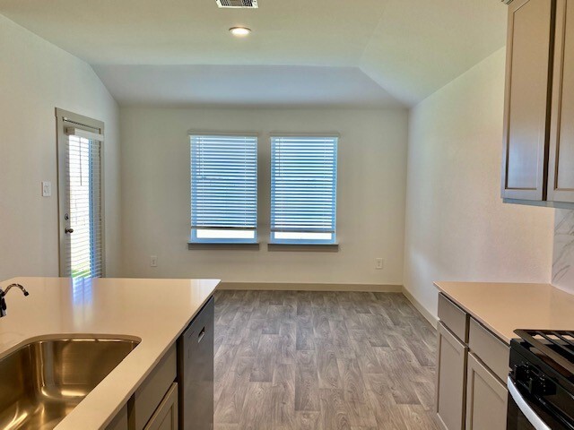 Photo - 7023 Sunbreeze Ln