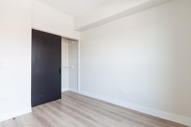 Photo - 941 W Belmont Ave Unit 941 West Belmont Avenue