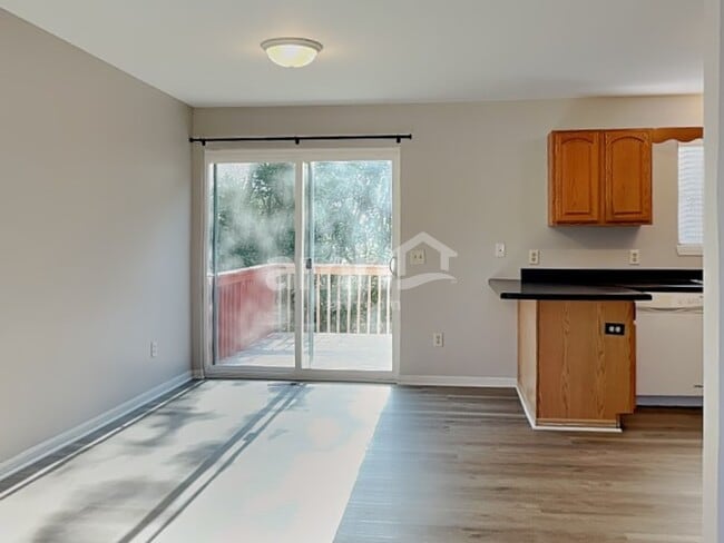 Photo - 5925 Bluegrass Trl