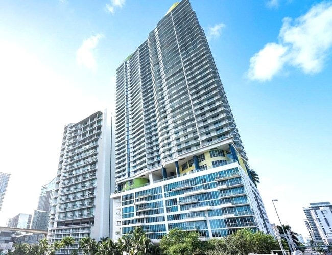 Building Photo - 185 SW 7th St Unit 2307 Rental