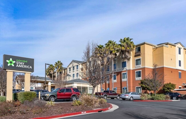 Building Photo - Furnished Studio-San Rafael - Francisco Bl... Rental