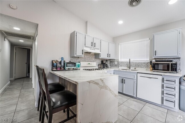 Building Photo - 6467 W Pawlow Ave Rental