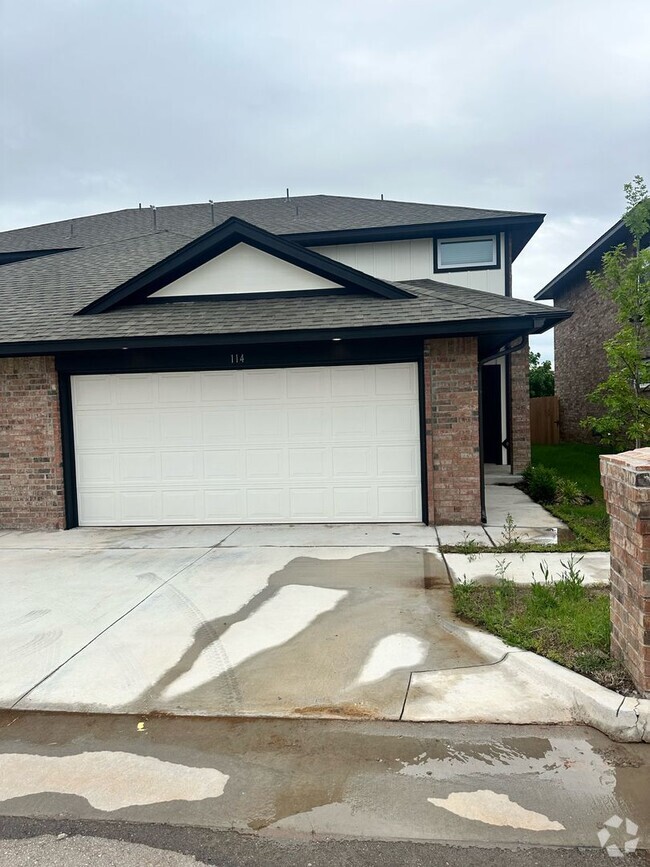 Building Photo - FIRST MONTH FREE! Rental