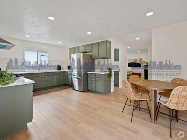 Building Photo - 2201-2205 E 24th St Unit 2201 E 24th St - AIRBNB Property Rental