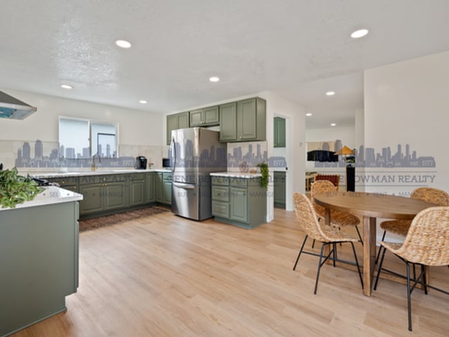 2201-2205 E 24th St - 2201-2205 E 24th St Apartment Unit 2201 E 24th St - AIRBNB Property