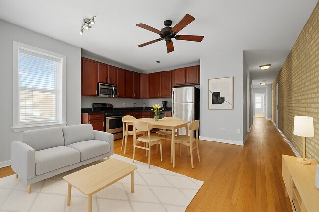 Photo - 2531 W Berwyn Ave Unidad 3