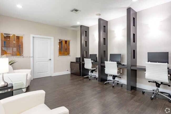 Photo - 7575 Hampton Blvd Unit 7625