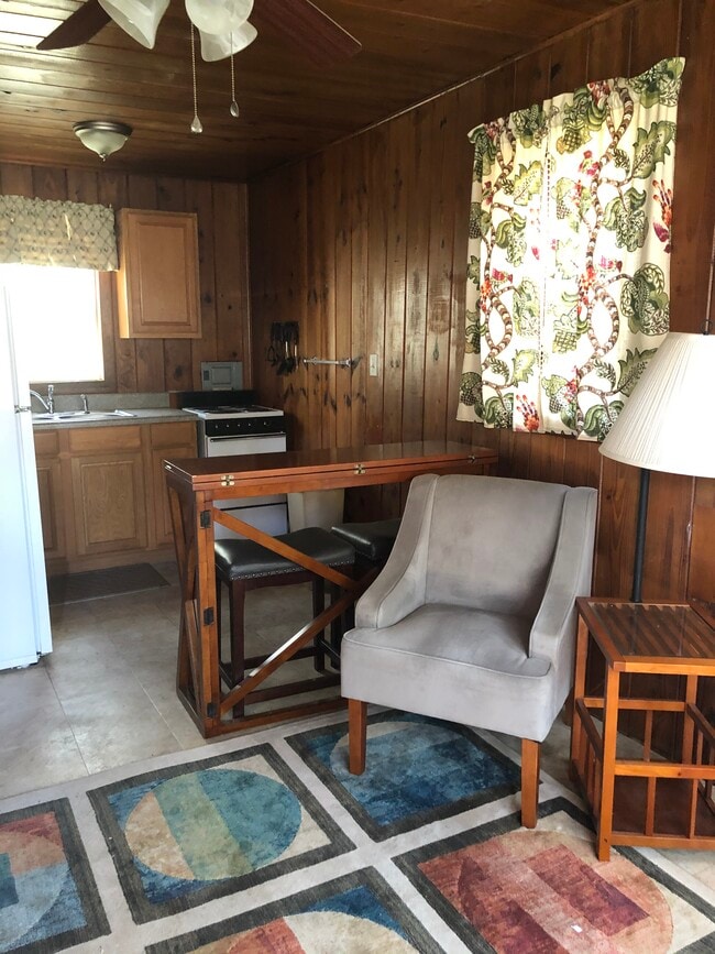 Espacio diáfano (sin amueblar) - 2854 Tindel Camp Rd Unidad 5