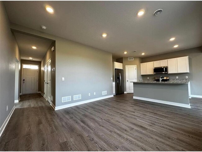 Photo - 12669 Erskin St NE