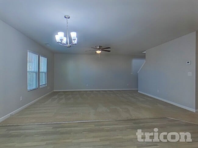 Photo - 341 Freeman Cir