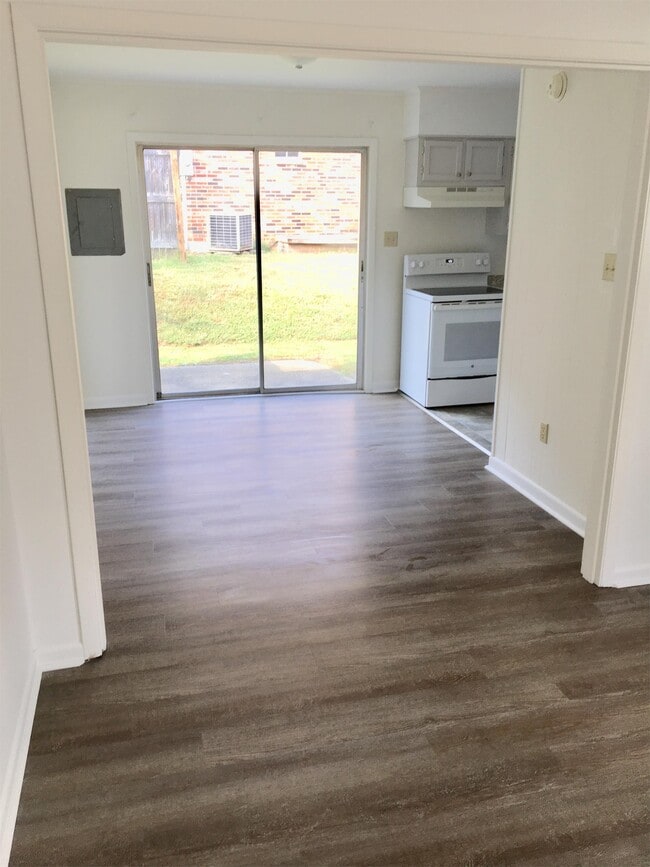 Photo - 6820 Linville Dr