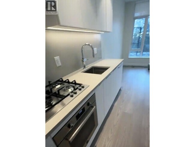 Photo - 6138 Birney Ave Unité 704