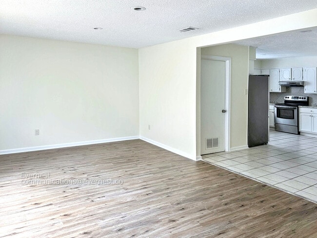 Photo - 9105 Peach Tree Ln