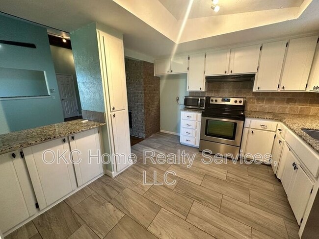 Photo - 11004 NW 115th St