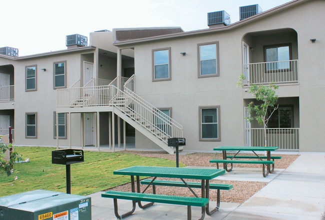 Photo - La Jolla Place Apartments