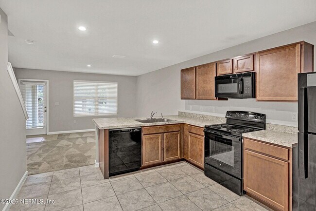 5958 Creekside Crossing Dr