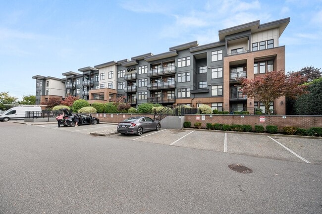 Building Photo - Top-Floor 1 Bedroom Condo in the Heart of Langley City Unit 409