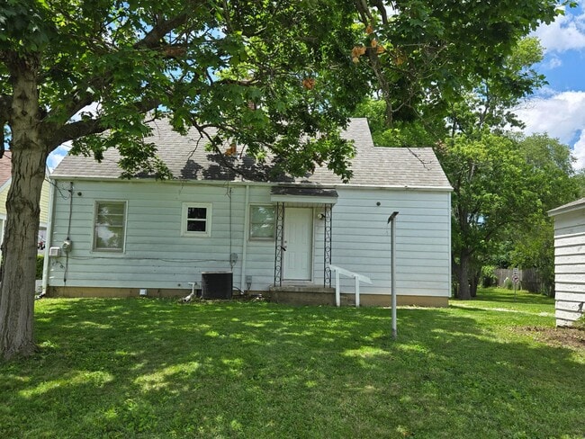 Photo - 3250 Dresden St