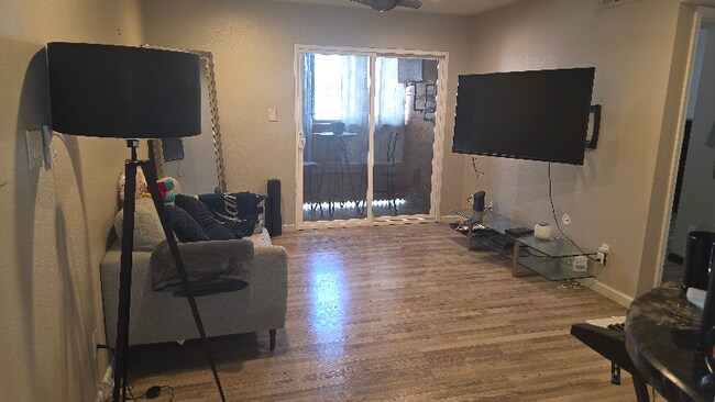 Photo - 4410 N Longview Ave Unit 108