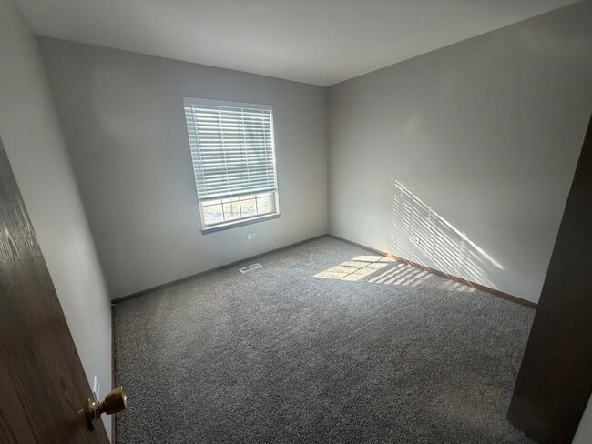 Photo - 690 Greenfield Ct Unit B1