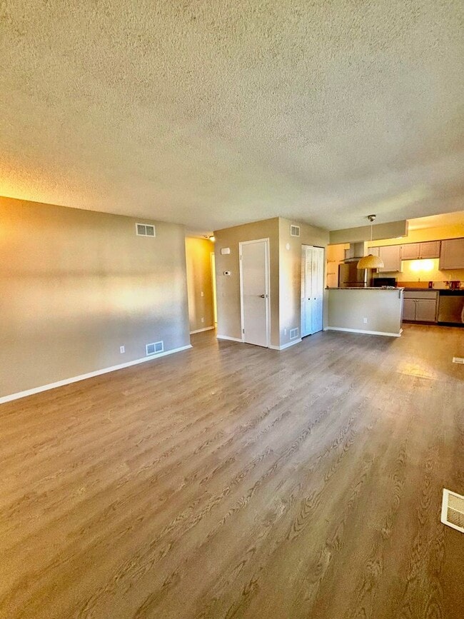 Building Photo - Live in Style! Updated Denver 2-Bedroom To...