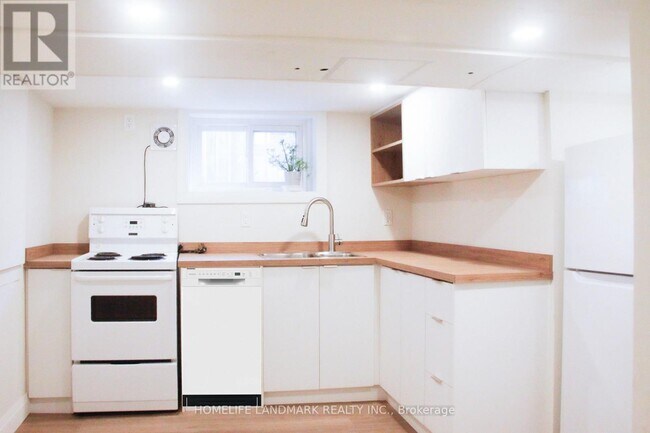 Photo - 65 Glenwood Crescent