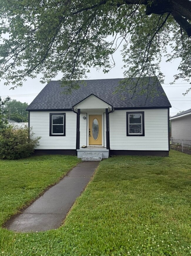 Building Photo - 3007 Daviess St