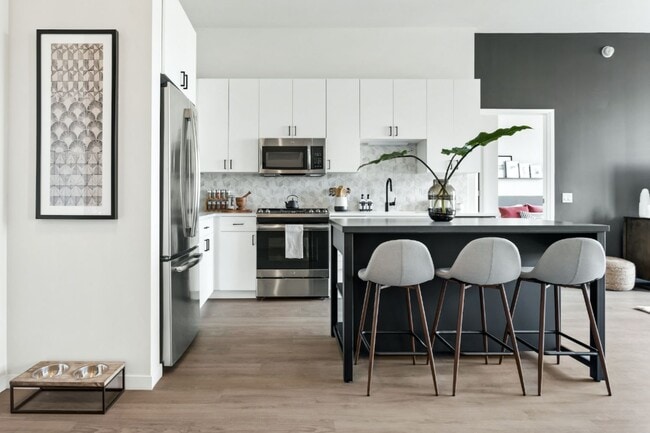 Building Photo - Logan Apartments