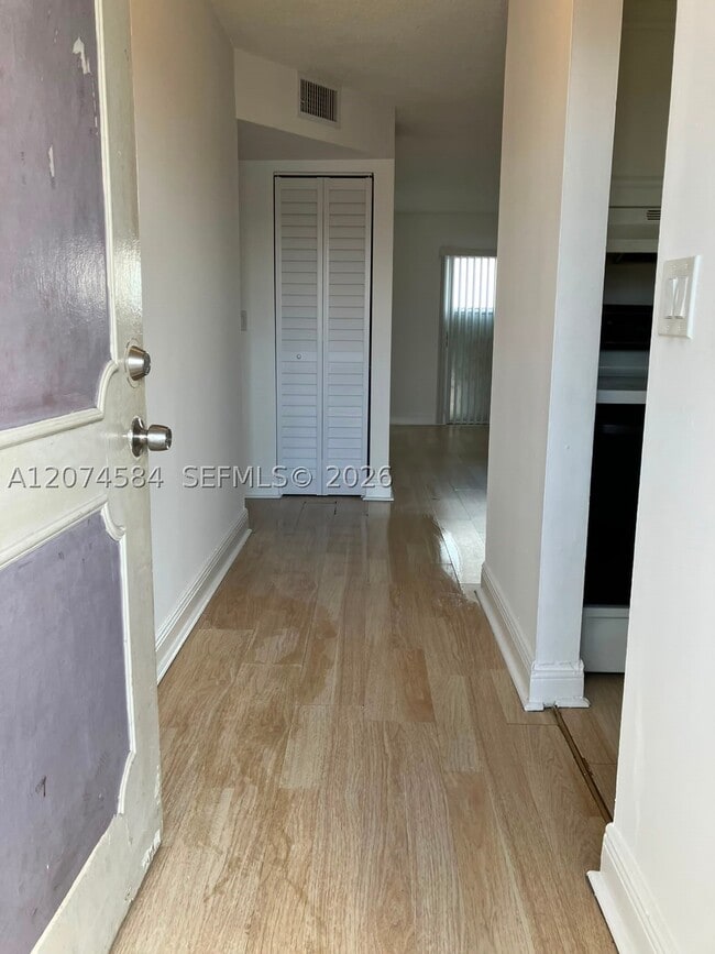 Building Photo - 2800 NW 56th Ave Unit H405