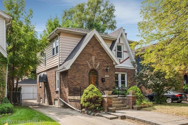 Photo - 2410 Yale Ave