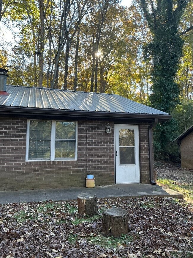 Photo - 2 bedroom 1 bath duplex is located off Whitehead Rd!