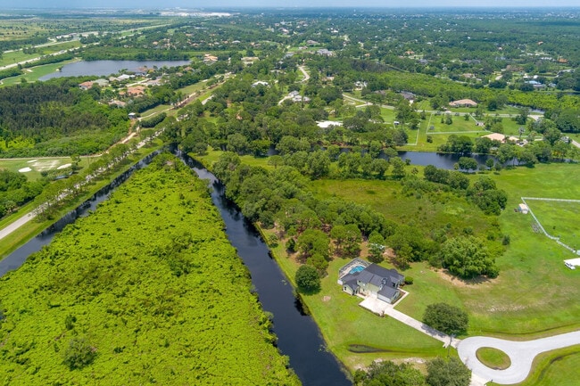 Photo - 2501 SW Buena Vista Dr