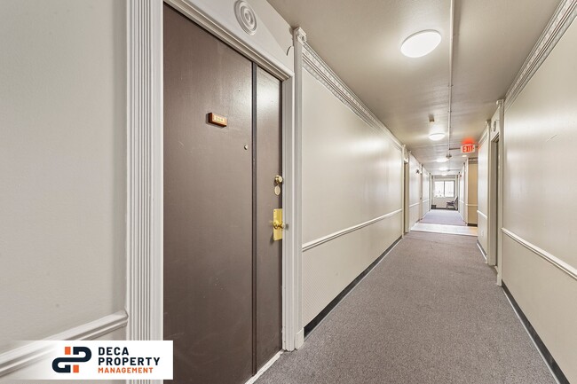 Photo - 4020 Lindell Blvd.