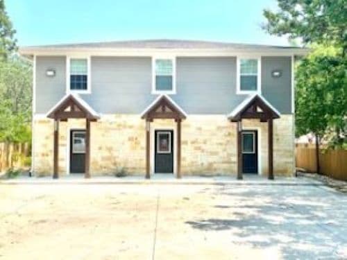 Building Photo - Modern 2 Bed Townhouse Unit 102