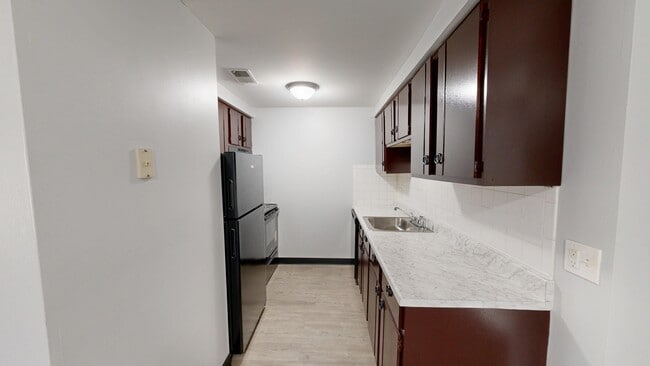1BR, 1BA - 850SF - Kitchen