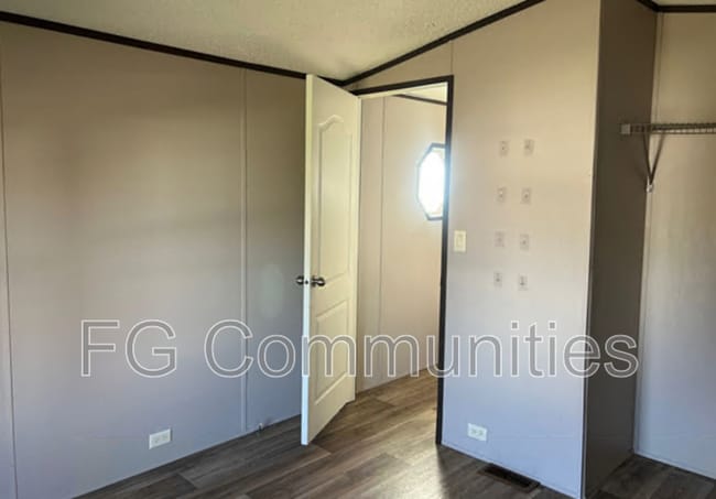 Photo - 20 Coach Crest Dr