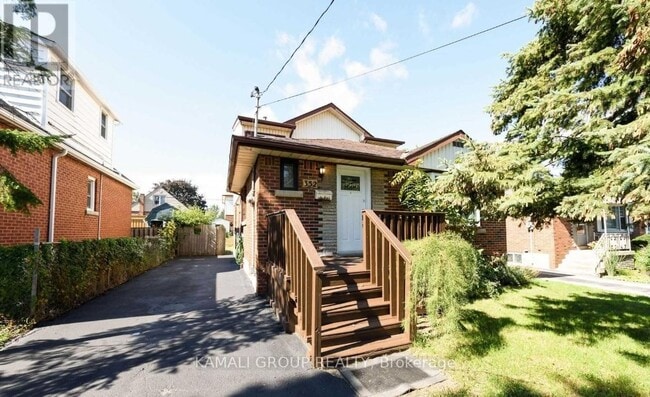 Photo - 352 E 18th St