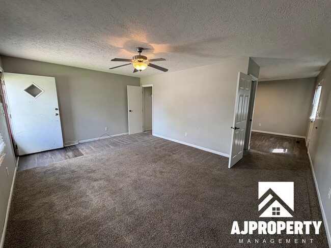 Photo - 3302 S Lincoln Ave