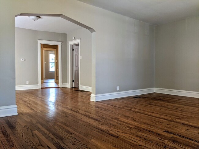 4139 Pennsylvania Ave Unit 1FL
