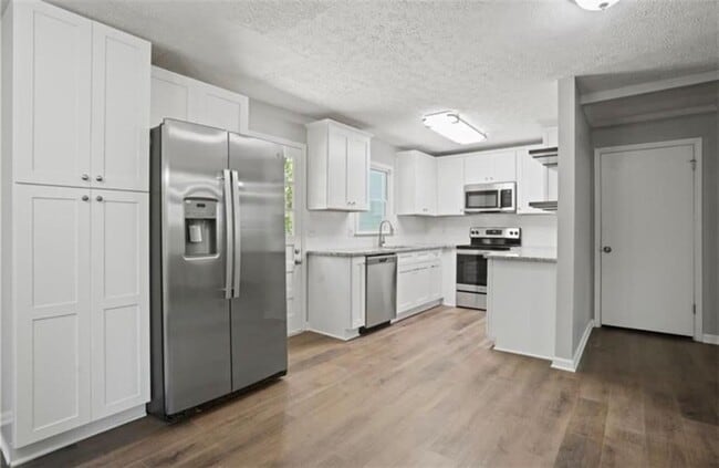 Photo - 703 Navaho Ct