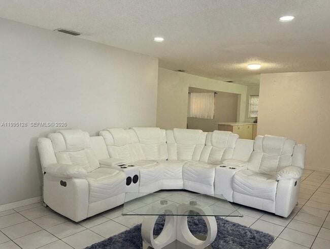 Photo - 7440 SW 22nd St Unidad 1
