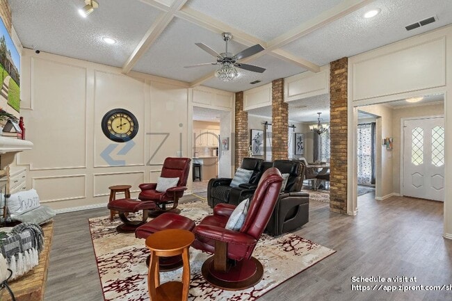 Photo - 2108 Winona Dr