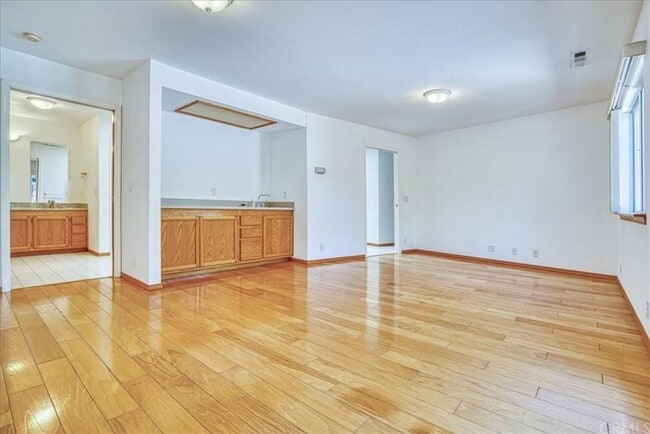 Photo - 5 Bedroom 3-bathroom Large single level home!