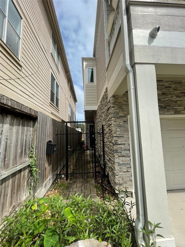 Photo - 1211 Marconi St