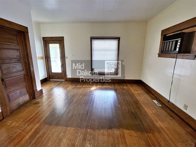 Photo - 315 S Minnesota St Unidad Front house